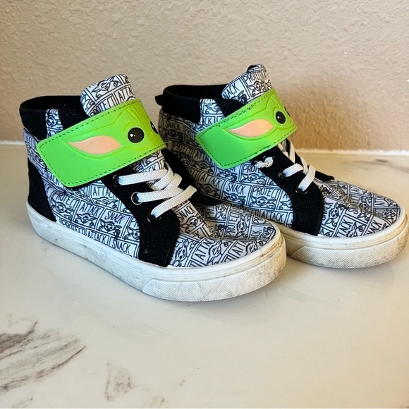 Star Wars Grogu shoes boys size 10 - Picture 1 of 6